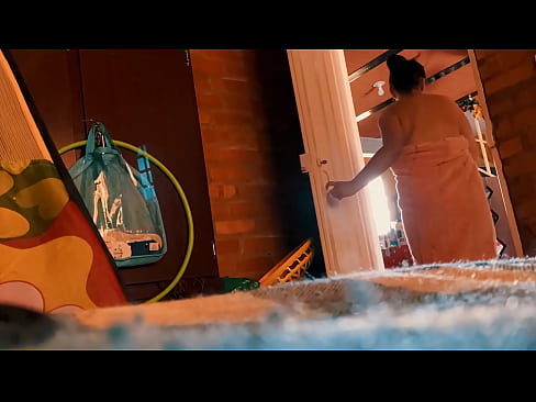 ❤️ Môj strýko za mnou ide do sprchy, šuká ma, kým sa sprchujem. Porno na sk.mouthporn.ru ❌️