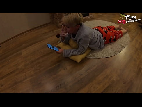 ❤️ Šialená blondínka fajčí obrovský penis a skáče na ňom - análny sex Porno na sk.mouthporn.ru ❌️